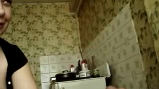 Частный секс с мужем обошёлся только минетом на кухне