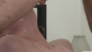 Первый анальный перепихон закончился для костлявой шлюхи камшотом