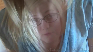 Благоверная отложила все свои дела и сделала любимому отсос