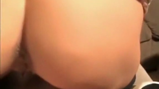 Горячая красавица с огромными титьками теребонькает болт