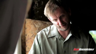 Ебёт студентку в юбке в своём уютной доме