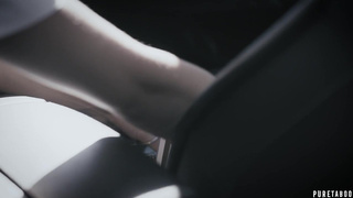 Пацаны замутили настоящее садо-мазо над культурной цыпой