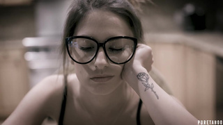 Пацаны замутили настоящее садо-мазо над культурной цыпой