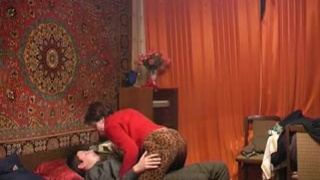 Пышнозадая вторая половинка сама забралась на хуец женушка поздним вечером