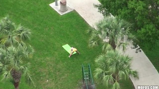 Эта блонди делает супер минетик