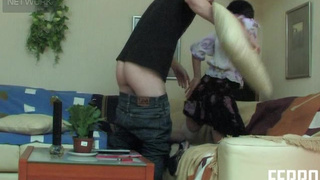 Сынок стянул с зрелки трусы и трахнул её в попу