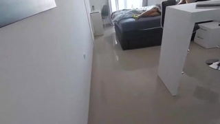 Супруга в трусах дает похотливому мужу в кунку