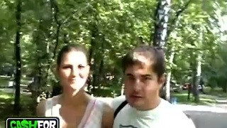 Кобели пикапнули на улице смазливую красавицу