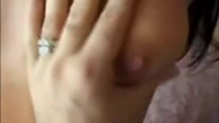 Горячая брюнетка из России делает парню отсос