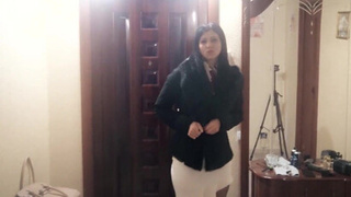 Любимая Кристина мастурбирует манду на глазах у благоверного прося прощения