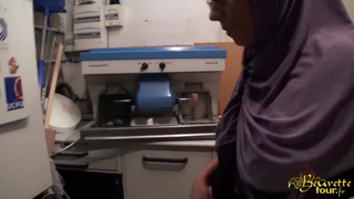 Вайтпа чпокают грудастую арабку во все щели белыми арийскими хуями