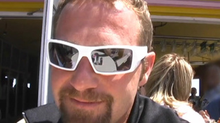 Взрослый кобель быстро жарит аппетитную негритянку