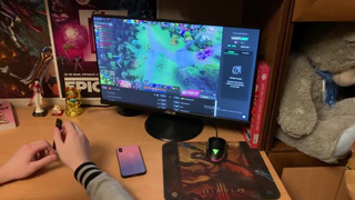 Неопытной геймер жарит в анал свою шикарную подружайку