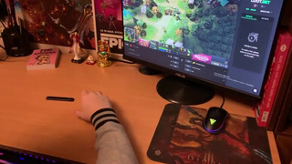 Неопытной геймер жарит в анал свою шикарную подружайку