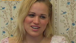 Пьяенькая белокурая красотка от души поебалась