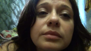 Юной лег на зрелую даму сверху и выебал в пизденку