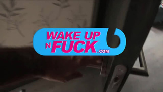 Кастинг наивной малышки с очень красивой киской