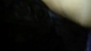 Крендель снимает на камеру как ебет на четвереньках муженьку в попу