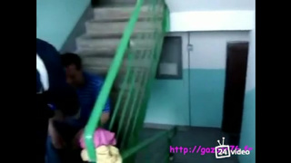 Бухая супруга без стыда облизывает соседу