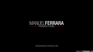 18-ти летняя сеструха стоя на четвереньках отдалась брату с большим членом