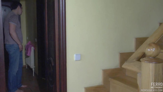 Молоденькой любовник отжарил старенькую русскую жену