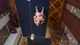 Первый анал для не подготовленной дырочки прошелся весьма спокойно