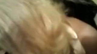 Русская прошмандовка обожает минетик и анальный секс