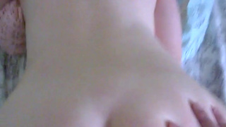 Русская девченка первый раз дала в попочку мужчине и ей больно