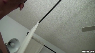 Девушка с косичками потрясающее ебется со своим парнем