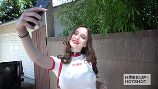 Бойфренд привел домой и отжарил в попку наивную девушку