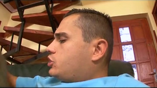 Неопытной племяша поебывает тетю рачком на удобном кушетке