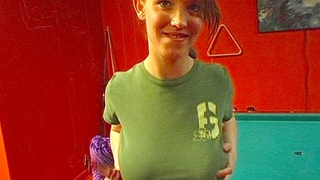 Наивная грудастенькая шлюшка совокупилась с развратным клиентом