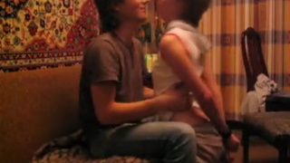 Сосущая подружайка сняла с парнем русское хоум порно