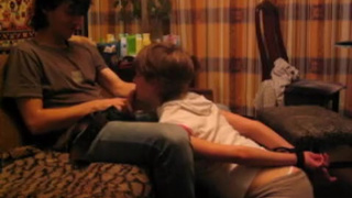 Сосущая подружайка сняла с парнем русское хоум порно