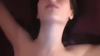 Мужичек кончает в ротик своей милой 18 летней подружке