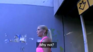 Русская девица за деньги устроила крутой домашний секс