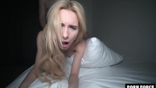 Жесткий перепихон в письку до сочного кремпая в писю тощей Carla Cute