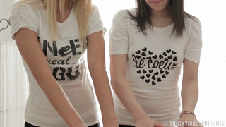 Спортивный мужчина чпокнул двух девок в разные дырки