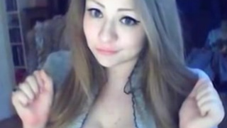 Русская студентка с огромными буферами в секс чате