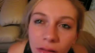 Мужик жестко чпокнул в ротик свою шлюшку