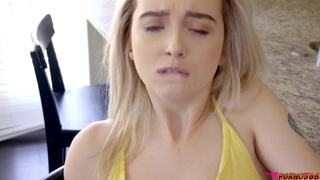 Брат с сестричкой долбятся за спиной у матюрки