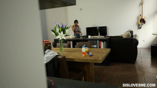 Брат частенько устраивает инцест с сеструхой