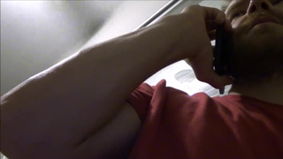 Брат чпокает сзади сеструху в туалете