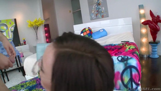 Огромный белый стояк рвет жопу худенькой милашки в очках