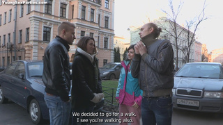 Частное групповое порно с наивной Леной и Соней