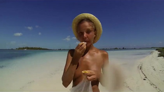 Сучки на диком пляже смотреть бесплатно