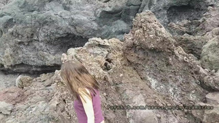 Мужика пердолит незнакомку на безлюдном пляже