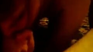 Пока супруг дрючит муженьку в писю и жопку, она облизывает у соседа член и вылизывает ему очко