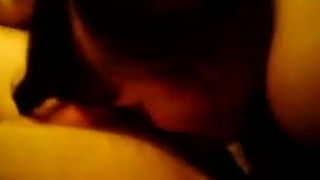 Пока супруг дрючит муженьку в писю и жопку, она облизывает у соседа член и вылизывает ему очко