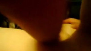 Пока супруг дрючит муженьку в писю и жопку, она облизывает у соседа член и вылизывает ему очко